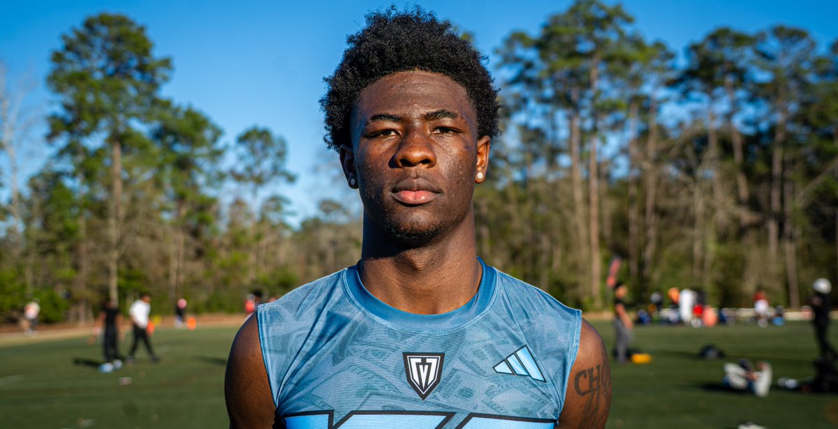 Houston locks in official visit with priority 2027 target four-star wide receiver Alvin Mosley

"When I went up there on my Junior Day visit they made me feel like they should be a top school for me."

(VIP)🔗:247sports.com/college/housto…