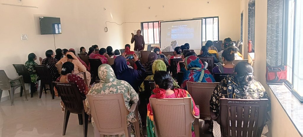 NTEP_JamnagarMC's tweet photo. TBMBA 2.0 Orientation Workshop for ASHA Workers of UPHC Bandar Road and UPHC BediBandar by #NTEP Team at #Jamnagar Municipal Corporation #TBMuktBharat #TBMBA #EndTB #TBHaregaDeshJeetega #Gujarat #Batch05 https://t.co/WTxKKBWGXU