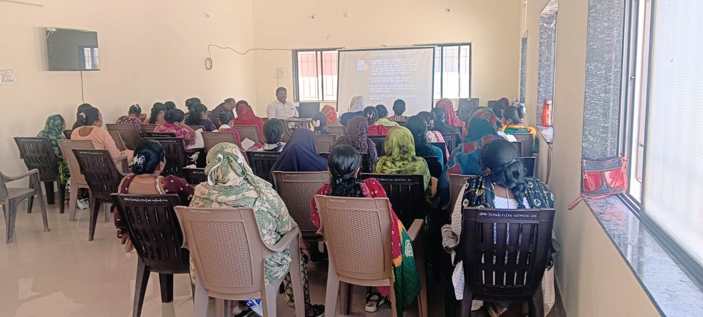 NTEP_JamnagarMC's tweet photo. TBMBA 2.0 Orientation Workshop for ASHA Workers of UPHC Bandar Road and UPHC BediBandar by #NTEP Team at #Jamnagar Municipal Corporation #TBMuktBharat #TBMBA #EndTB #TBHaregaDeshJeetega #Gujarat #Batch05 https://t.co/WTxKKBWGXU