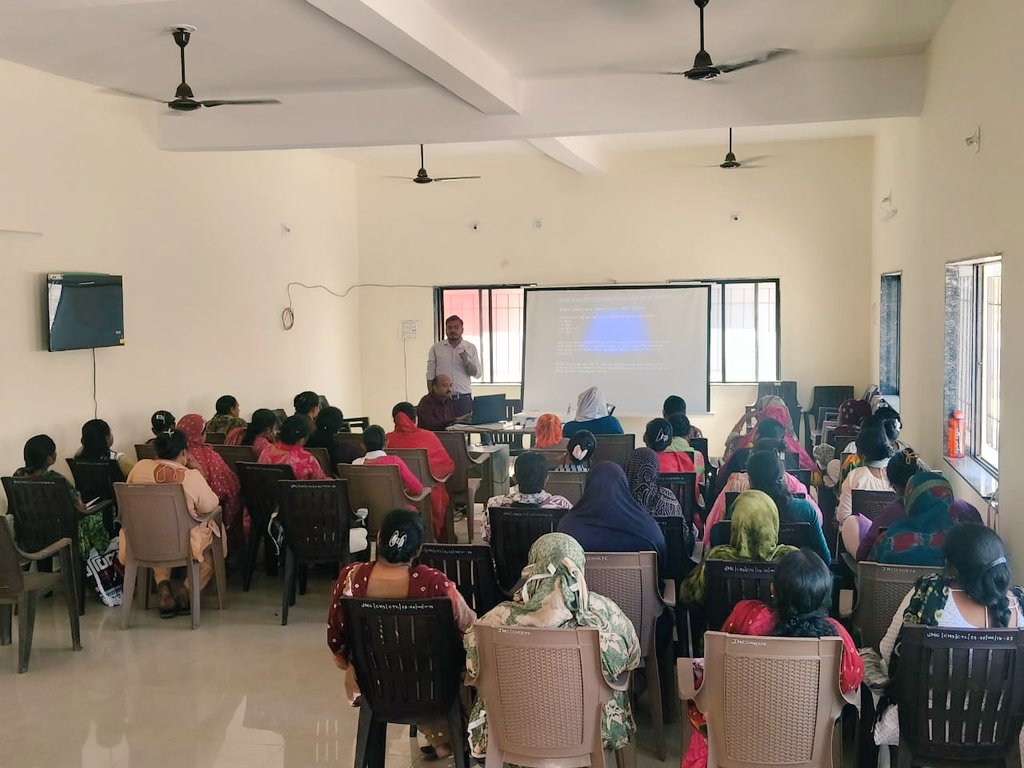 NTEP_JamnagarMC's tweet photo. TBMBA 2.0 Orientation Workshop for ASHA Workers of UPHC Bandar Road and UPHC BediBandar by #NTEP Team at #Jamnagar Municipal Corporation #TBMuktBharat #TBMBA #EndTB #TBHaregaDeshJeetega #Gujarat #Batch05 https://t.co/WTxKKBWGXU