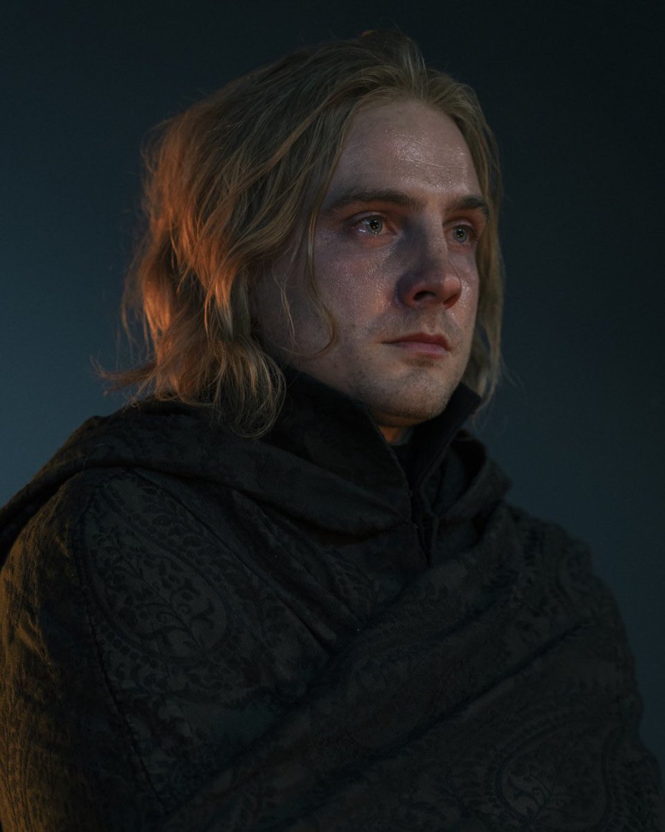 sanktadu's tweet image. “O herdeiro de Maekar, Daeron. Recebeu esse nome por causa do rei. É chamado de Daeron, o Bêbado, embora não perto dos ouvidos de seu pai.”

Eu morro que o Maekar deve armar um barraco quando falam algo dos filhinhos dele (por mais q seja verdade)