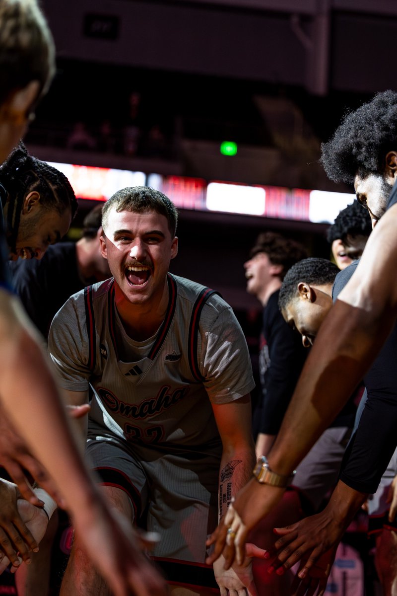 OmahaMBB's tweet photo. 📊 | @TonyOsburn9 leads all with 5️⃣ boards in the first 16:32 👀

#ForThe402 https://t.co/blrWyMiQsG