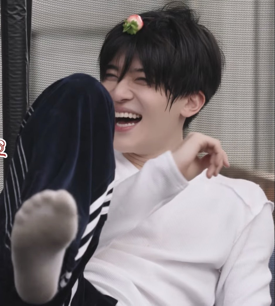 Kpop male socks tweet media