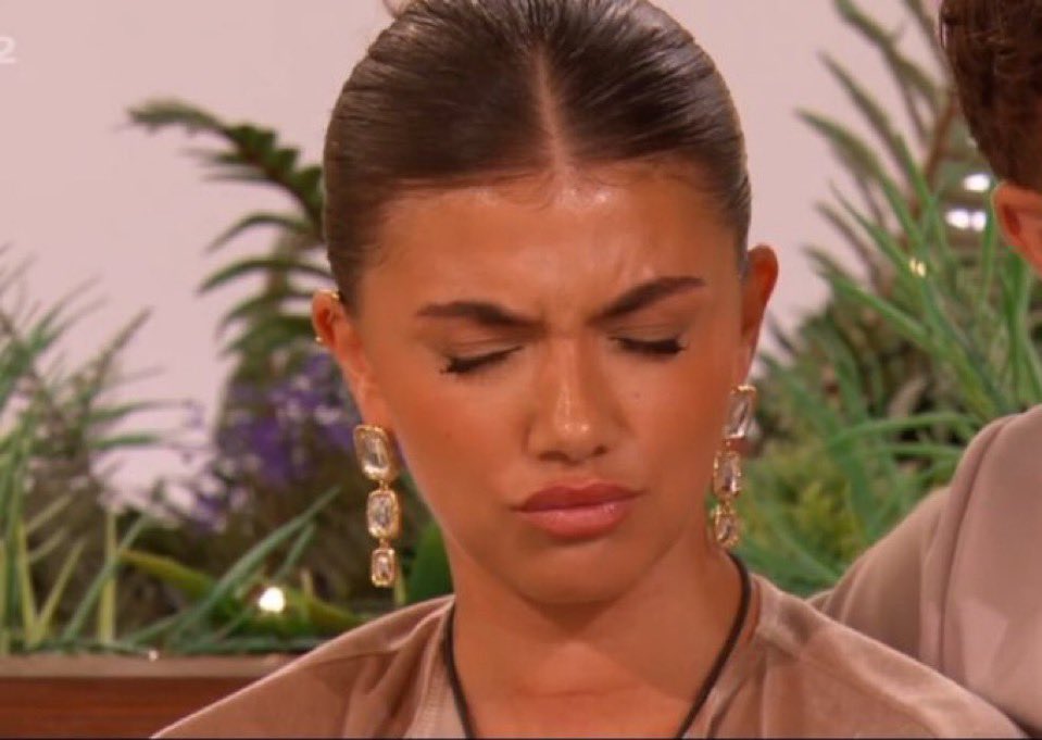 ciavalyn. tweet media