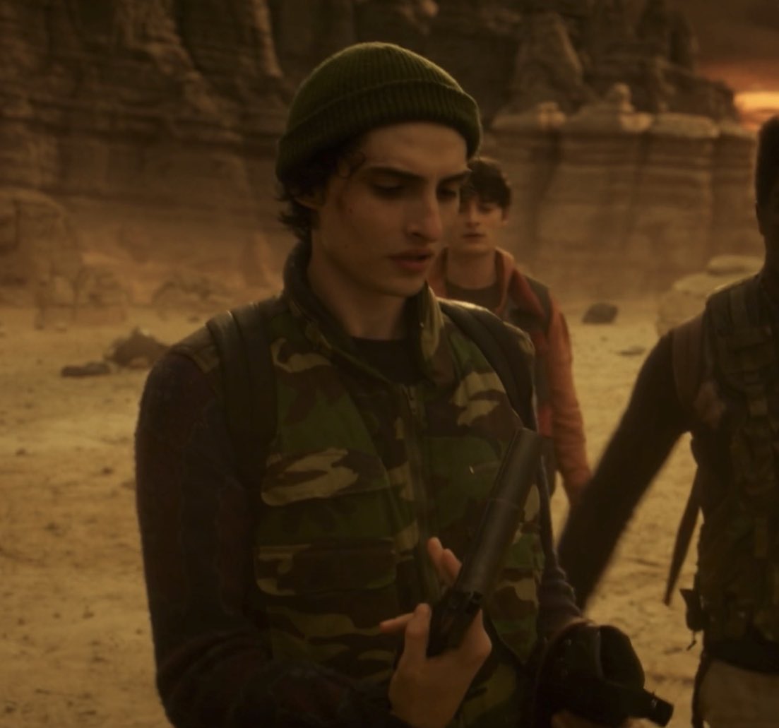 mjwheeIer's tweet image. love that mikes first instinct when nancy gives him what he thinks is a gun is to rest his fingers over the trigger and point it in his general direction like i guess bro