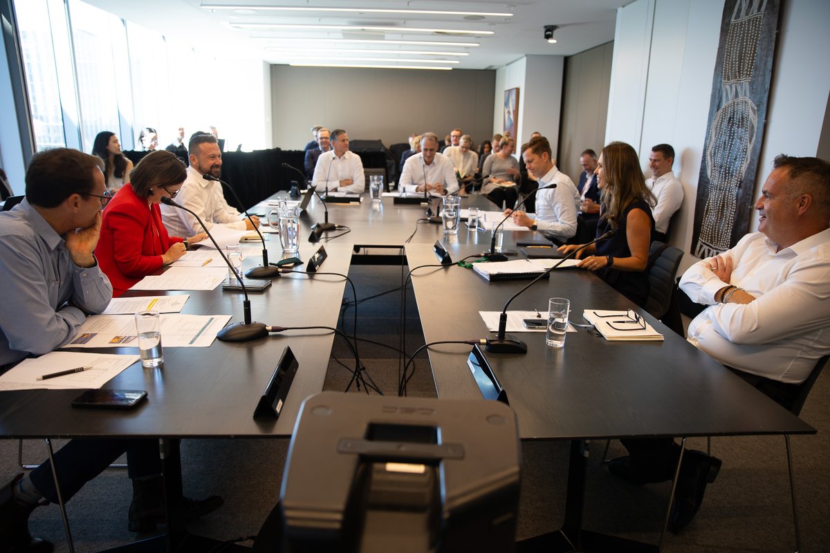 Wesfarmers's tweet photo. The 2026 Half-year results Analyst Briefing is now live.

Click here to join online: https://t.co/YEYxpTvBhO https://t.co/eKEqCUB90u