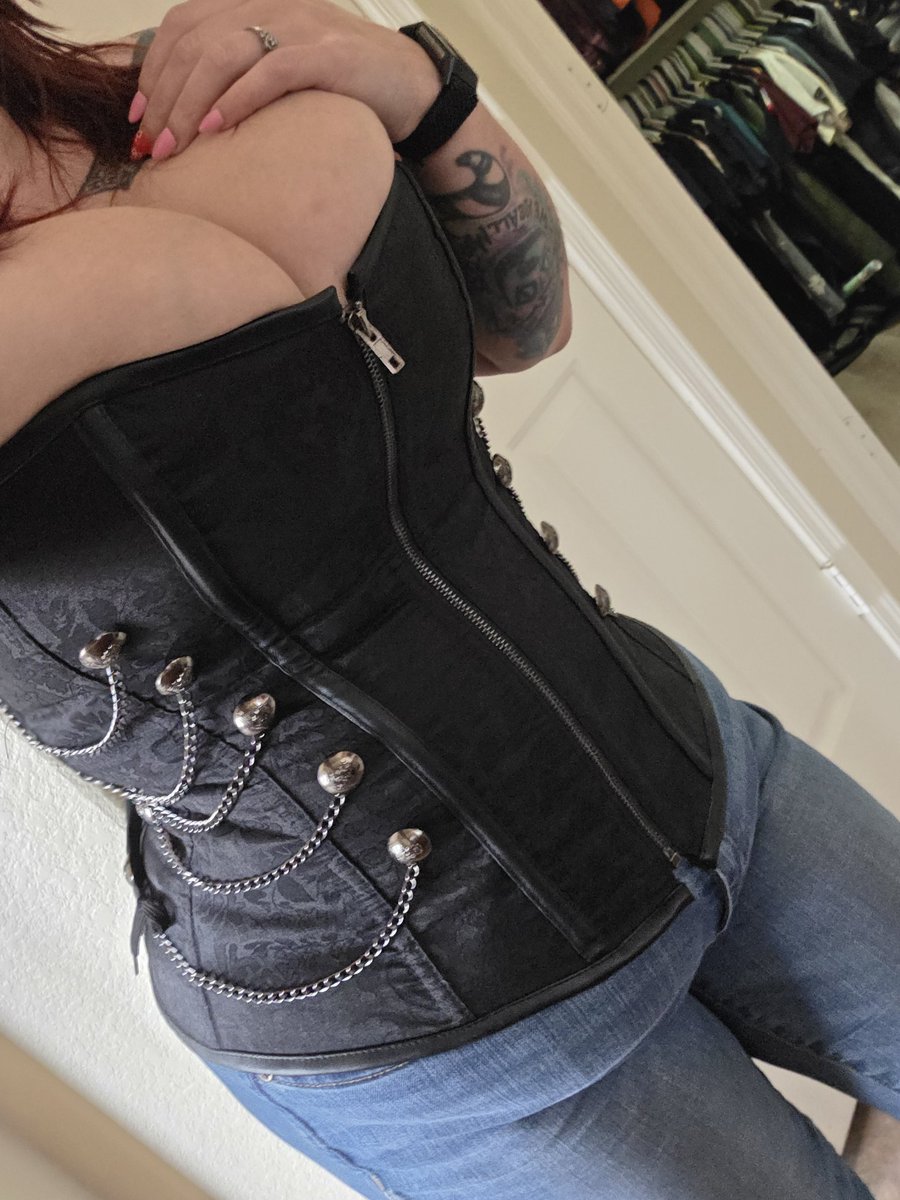 Pan1cPandaa tweet media