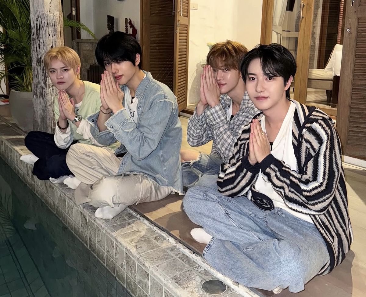 selamat pagi semua para sahabat-sahabatku yang budiman! mohon maaf lahir batin semuanya, selamat menjalankan ibadah puasa bagi kalian semua yang sedang menjalankan🙆🏻‍♀️✨ semoga ibadah puasa tahun ini menjadi pintu masuk berkah yang berlimpah untuk kita semua❤️