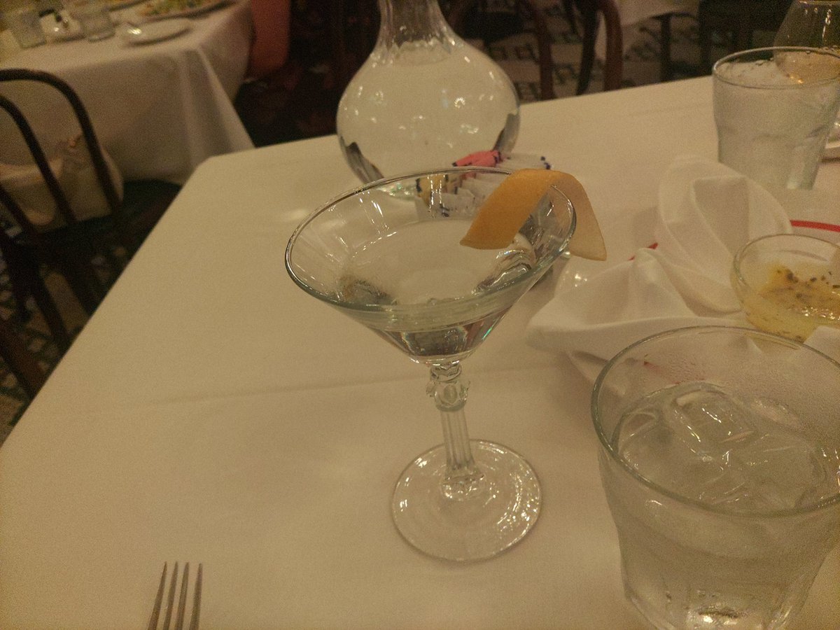 UserServiceDesk's tweet photo. It's happy hour somewhere. And here! #Cheers! https://t.co/6pCX8skKWL