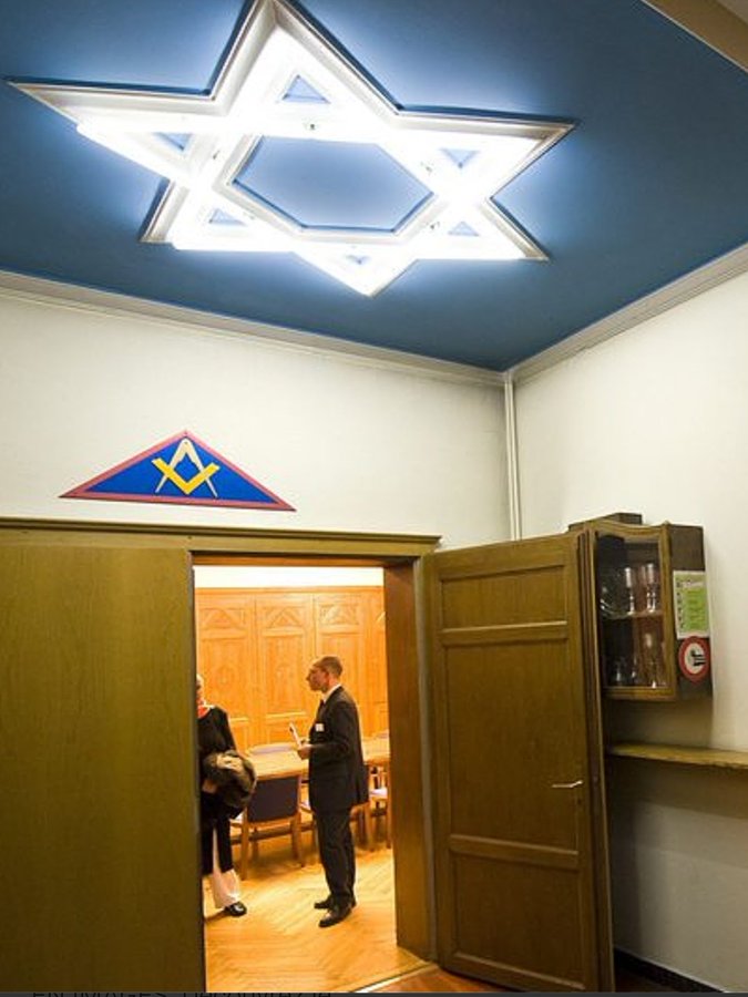 CastIronCradle tweet media