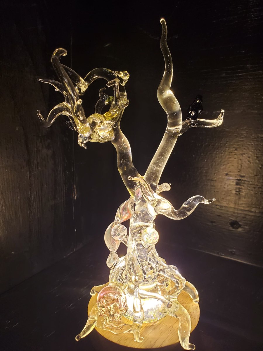 MattStoutPoker's tweet photo. The auction for @TheCSOP Awards Dinner is NOW LIVE! Bid &amp; win from anywhere on some amazing art pieces, a blown glass sculpture, VGK glass seats, VGK game used gear &amp; more! Or join us for AYCE steak, open bar &amp; poker.

Auction: https://t.co/hjoGJJRqg6
Tix: https://t.co/I6qK42KHvb https://t.co/Vx6YIMJCz5