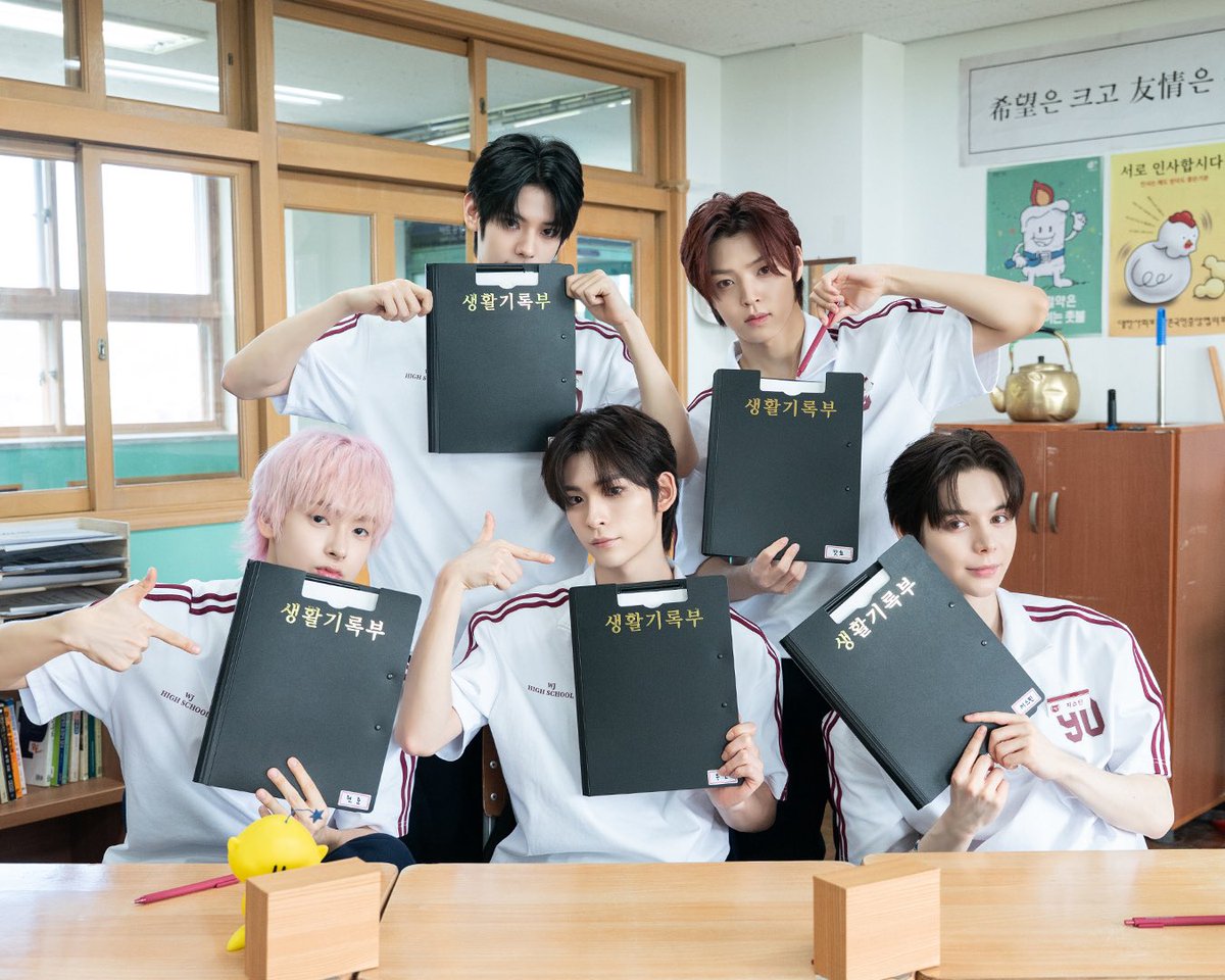 HyunjunHQ's tweet photo. RHS episode 2 pre-release pics 📚 #HYUNJUN #현준 #SMTR25 #SMTOWN https://t.co/4vP4eATiCN