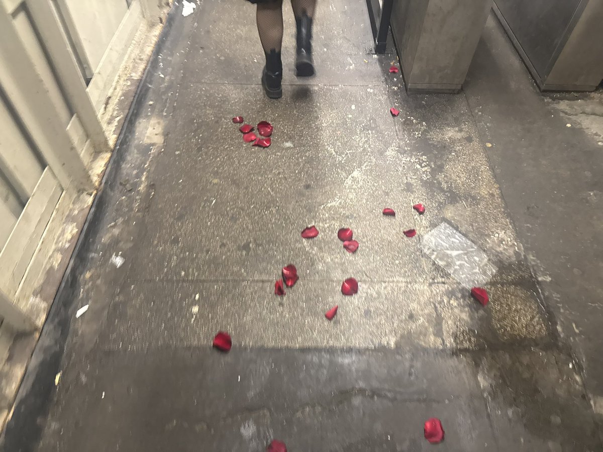 dyvesa's tweet photo. valentine's in the city https://t.co/mucvWuXQHr