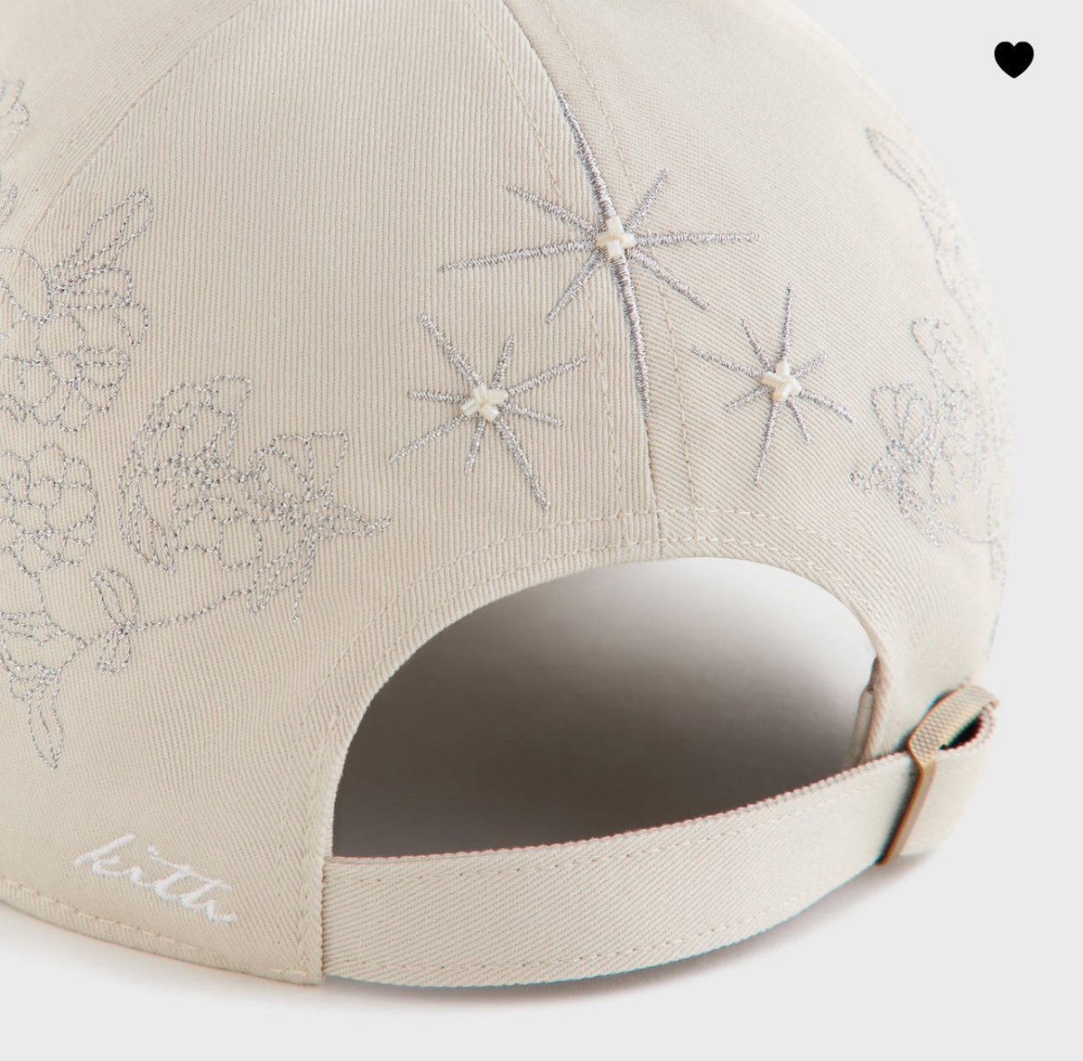 LittleTouchLisa's tweet image. หมวกนี่ต้องเกิดศึกแย่งชิงแน่ๆ แต่พี่ต้องได้นะ

LISA KITH GUEST DESIGNER
#KithWomenDesignedByLISA 
#LISAxKITH