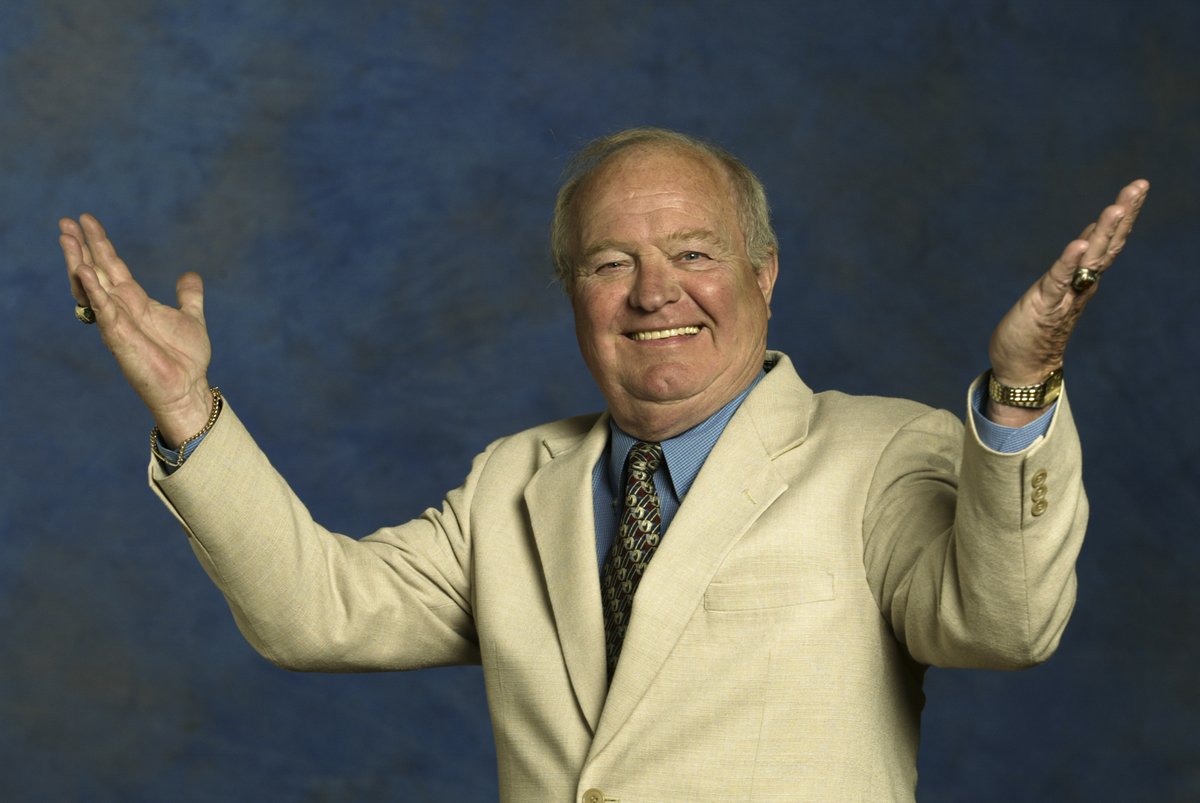 Thinking of the legendary Dave Niehaus on his birthday 💙