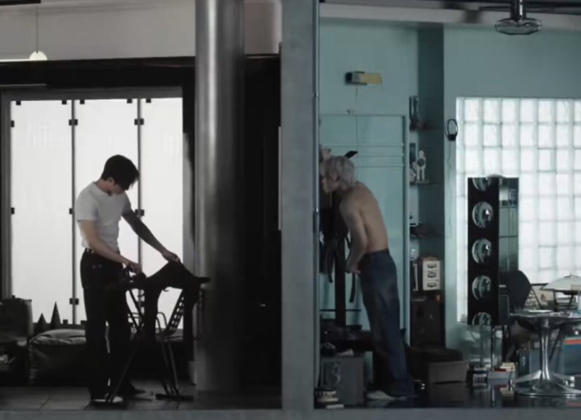 🐰 : นี่หมวด ยืมเสื้อตัวดิ
🐶 : ไม่มีปัญญาหาก็ไม่ต้องใส่
🐰 : ทนดูได้ป่ะล่ะ ตอนนี้ผมน้อยชิ้นนะ
🐶 : รีบแต่งตัวได้แล้ว ผมสาย
🐰 : ก็บอกว่าไม่มีเสื้อใส่ไง
🐶 : จะไปแต่งตัวดีๆหรือต้องให้ผมเข้าไป
🐰 : อะแหนะ อยากเห็นความเซะซี่ของผมอะดี้
🐶 : เฮ้อ เร็วหน่อย เสื้อคุณผมรีดไว้ให้แล้ว
🐰