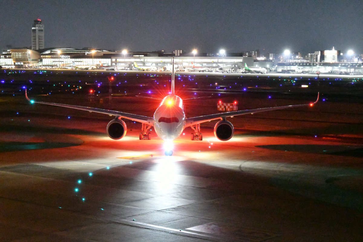 forza_papa1041's tweet photo. 弾丸福岡観光終了～

＃福岡空港 ＃JAL ＃peah ＃sky ＃fda ＃飛行機 ＃福岡観光 ＃弾丸観光 https://t.co/fLWF1x0PEN