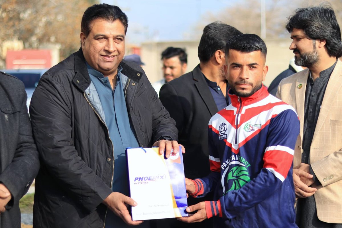bfwd1876's tweet photo. ایوب سپورٹس کمپلیکس میں سرسبز بلوچستان وژن کے تحت شجرک��ری مہم کا آغاز کر دیا گیا۔ سیکرٹری جنگلات و جنگلی حیات بلوچستان میر عمران گچکی نے پودا لگا کر افتتاح کیا۔ اس موقع پر کھیلوں سے وابستہ شخصیات، آفیشلز اور نوجوانوں کی بڑی تعداد نے شرکت کی۔ https://t.co/oYHuSm9Dcv