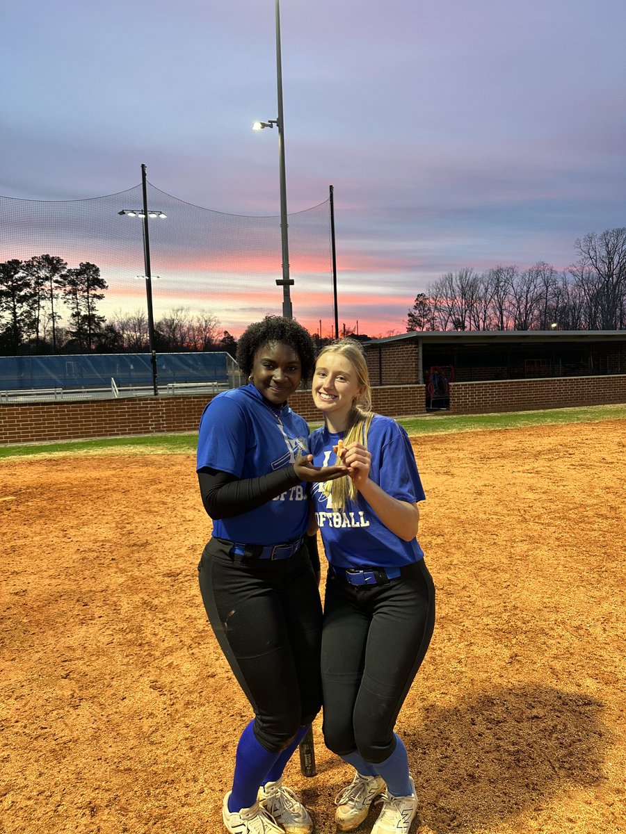 ILSoftball tweet media