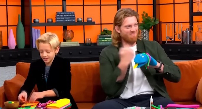 glynn_champx's tweet image. E esse possível spoiler que o Dexter deu quando disse que o Duncan sobreviveu ao incêndio de Solarestival e ainda reafirmou quando a entrevistadora perguntou de novo e o Peter Claffey desesperado tentando negar

Mesmo sendo ator, criança é boca de sacola, não tem jeito KKKKKKKKKK