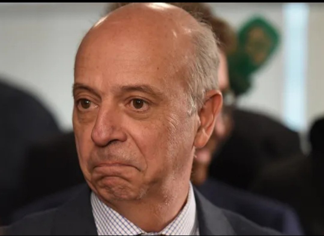 ✔️Desaparecieron 57 toneladas d carne en la Armada
✔️Los gomones pinchados 
✔️ Casualmente su esposa trabaja en fundación Sophia 
 ✔️ Contrato a Cardama en forma directa, con garantía trucha, un informe d auditoría lapidario 
✔️Venta d combustible ilegal en la Armada.
Q lo parió