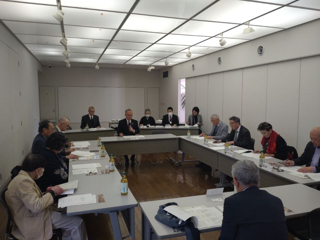 佐野市立美術館運営協議会を開催しました。委員の皆様の日ごろのご協力に心より感謝を申し上げます。 令和7年度は現在開催中の「工業と絵画」展のほか、「空と水のあいだ」展など多彩な企画により好評を博してまいりました。 今後も吉澤コレクションを中心とし、進化する美術館を目指してまいります。