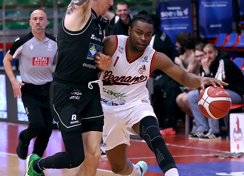 Knights belli per metà contro San Vendemiano.
Nel link il racconto della partita, le stats e la gallery fotografica.

legnanobasket.it/partita.aspx?i…