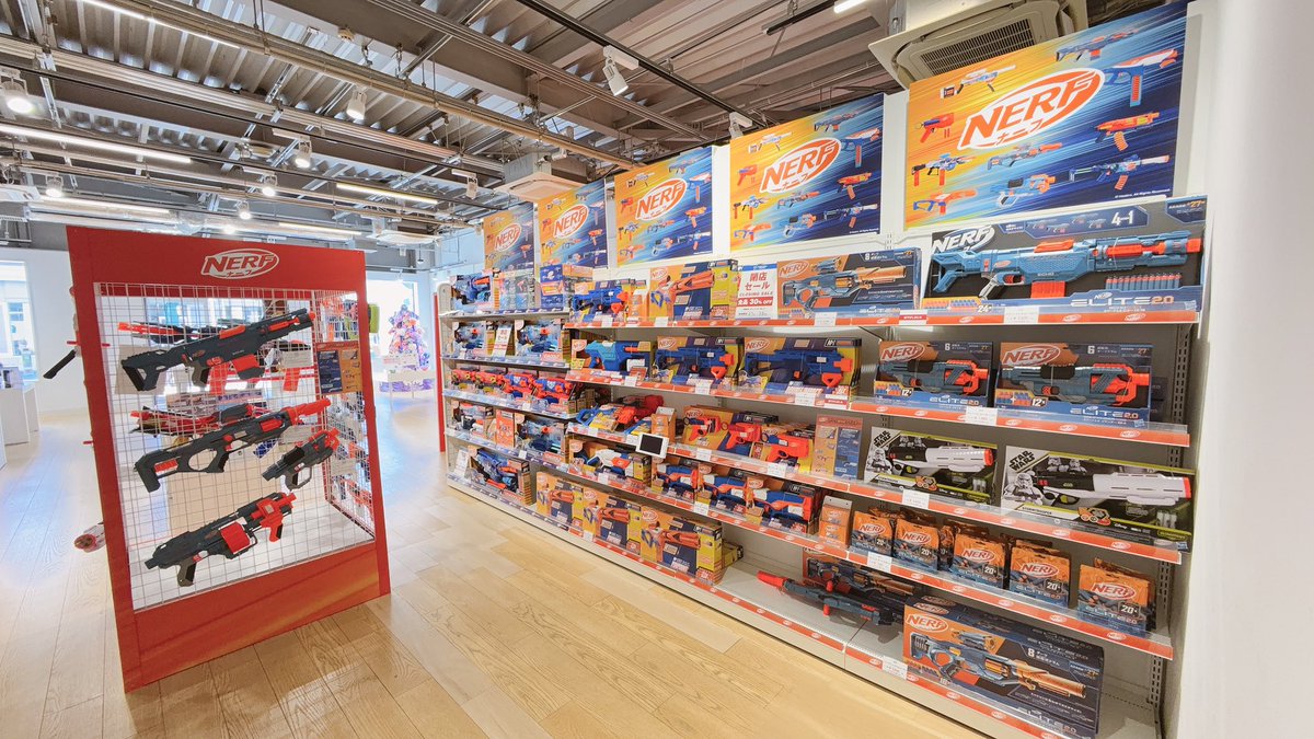 Hasbro_Store_JP's tweet image. 【#佐野プレミアム・アウトレット 店】
🎩 SALE 開催中🎶

#HasbroStore #閉店 #SALE

🧐全品　30％OFF🏅🏅🏅

在庫僅かなものも出てきました😭
📞お電話にて、在庫お問い合わせも可能🫶

３／２の閉店まで
まだまだ目が離せない　#ハズブロ　へ✨
#MARVEL #STARWARS #NERF