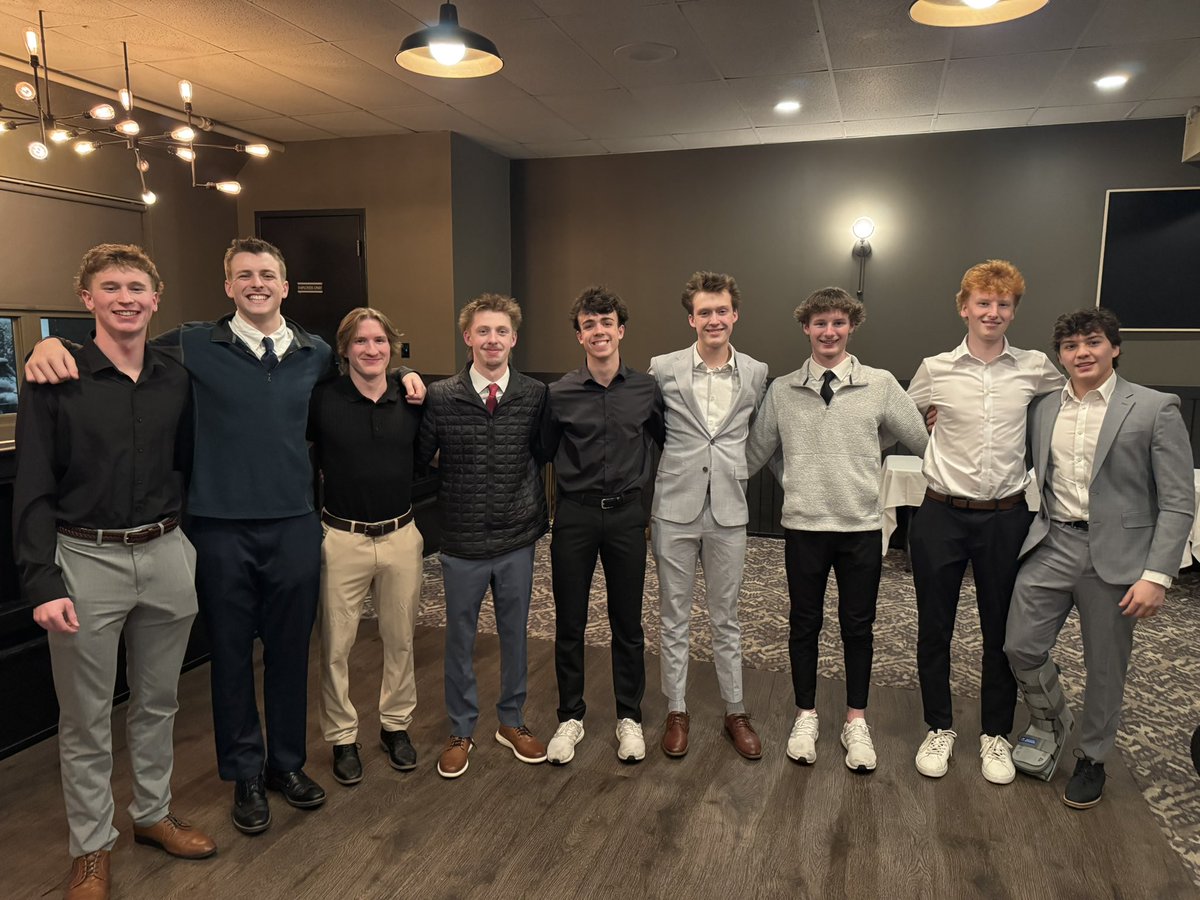 RRBoysHockey's tweet photo. Team Dinner night honoring our Seniors https://t.co/g5Gl3PRVku