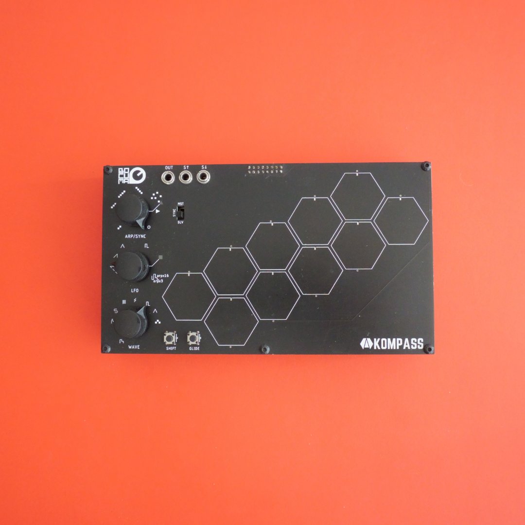 loormedia's tweet photo. OBJeCT 008
KOMPASS - BOCUMA SYNTHS
Digital Mini Synth 
LOOR MEDIA

#loormedia 
#OBJeCTS 
#BocumaSynths
#Kompass
#Synths https://t.co/425SB4P0B1