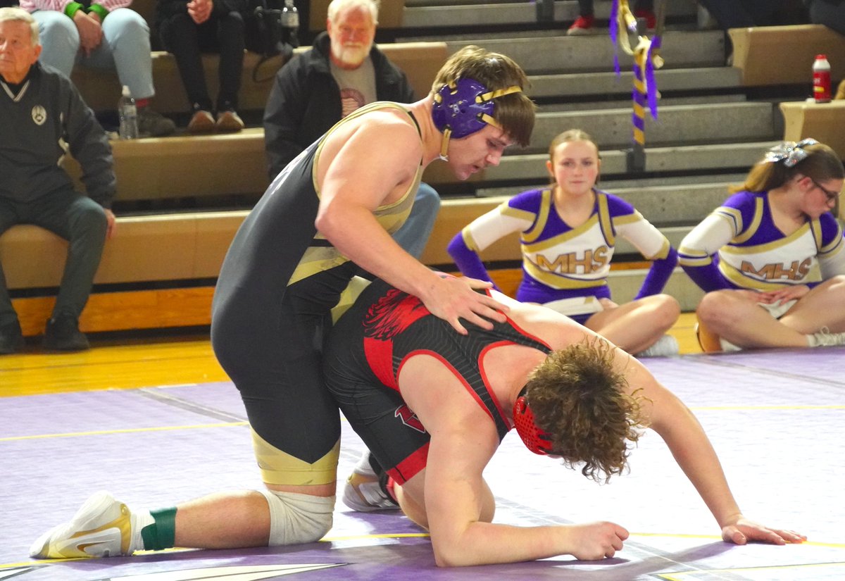 MuscatineCSD's tweet photo. State wrestling update:

Senior Andy Franke (190) reaches 3A quarterfinals with 7-1 win over Xavier's Dusty Cook. Franke wrestles Fort Dodge's Jesse Egli on Thursday.

Freshman Braxton Wade (138) went 2-1 and is in third round of consolation. Had 3-0 and 16-8 victories. https://t.co/DO8aGTScb2