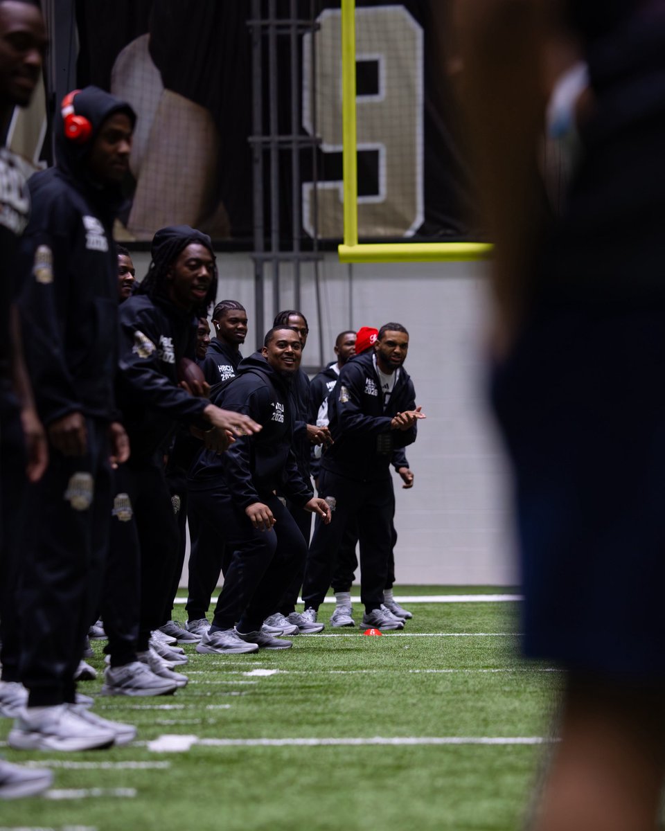 The Saints & @HBCULegacyBowl worked together to host a youth football clinic 🏈
#Saints | @SaintsinComm