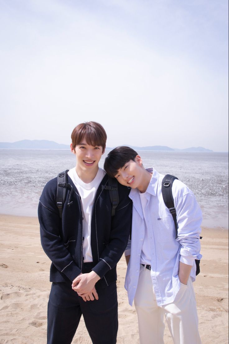 delight_yes's tweet image. Mon goumin à cause de #Blueming il est HARD
SIWON et DAWON mes sucres vraiment, je move on pas, depuis 2022😭😭😭😭😭
ps : EUNBIN L'AMOUR DE MA VIE 

#blueming #kangeunbin #johyukjun