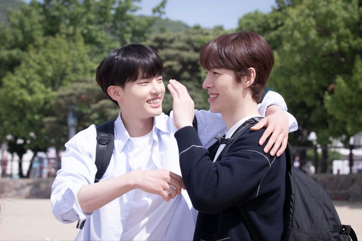 delight_yes's tweet image. Mon goumin à cause de #Blueming il est HARD
SIWON et DAWON mes sucres vraiment, je move on pas, depuis 2022😭😭😭😭😭
ps : EUNBIN L'AMOUR DE MA VIE 

#blueming #kangeunbin #johyukjun