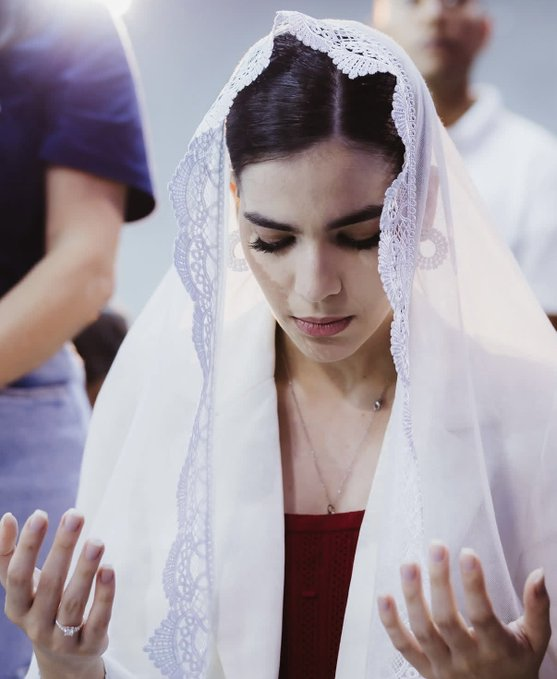 las cristianas tienen una manera de vestirse: