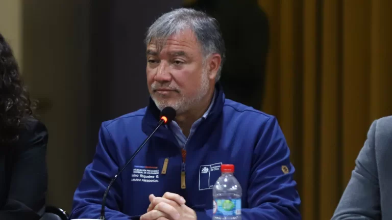 🔴 AHORA TODO CALZA

Yanino Riquelme, el delegado presidencial del partido comunista que hizo los contactos con San Nicolás SpA

Según el testimonio de la directora de regional del MOP, fue él quien le dio el contacto de la empresa para labores de demolición de viviendas en el