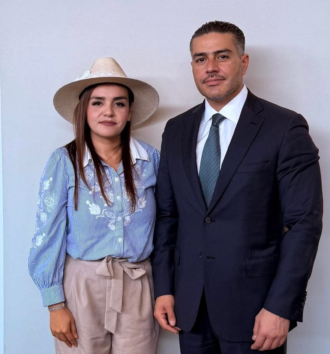 EL SECRETARIO <a href="/OHarfuch/">Omar H Garcia Harfuch</a> OMAR GARCÍA HARFUCH ASEGURA QUE EN NINGÚN MOMENTO BAJARÁ LA GUARDIA PARA DAR CON LOS RESPONSABLES.

SE LE PIDE QUE NO DEJE DE INVESTIGAR LA LINEA POLÍTICA .

¡JUSTICIA PARA CARLOS MANZO! 

NO DESCANSAREMOS HASTA DAR CON LA VERDAD.