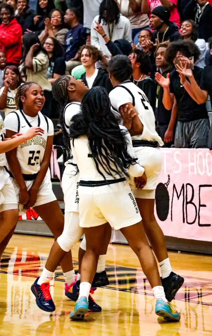 Lady Bombers🏀💛 tweet media