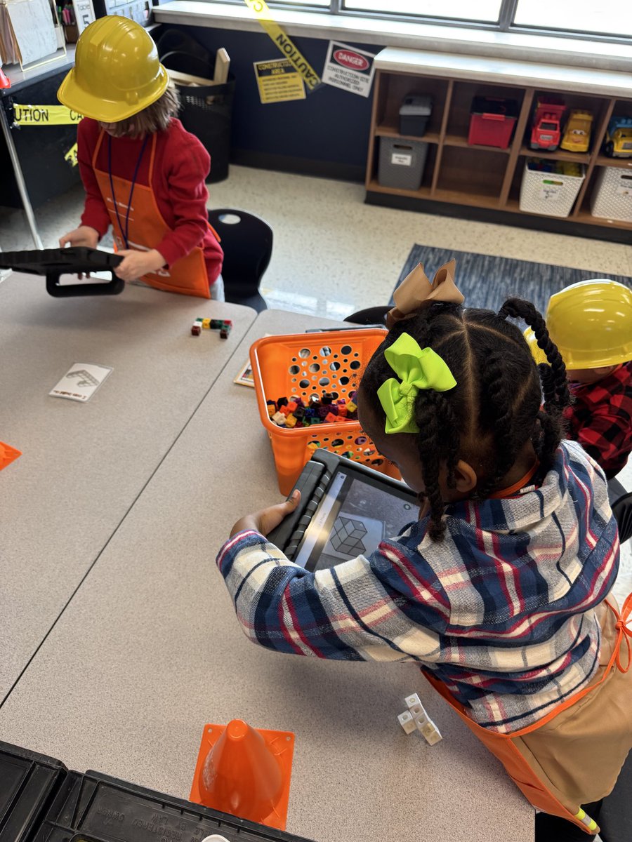 Following blueprints to build structures! #SCEsoars