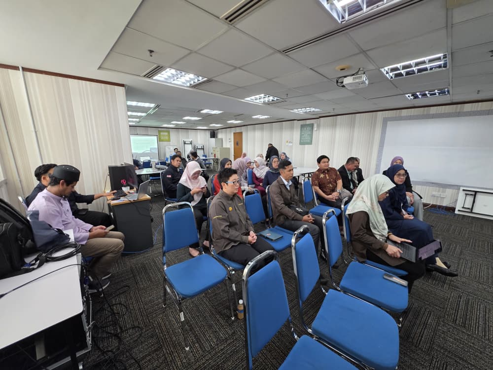 uvm_jkr's tweet photo. 27-30 Januari 2026 Kajian Value Engineering (VE) bagi  projek
@KDNPUTRAJAYA
@PDRMsia 
@CksJKR

yang dimudahcara oleh pasukan fasilitator
@uvm_jkr
@JKRCPAB
@IPJKR_Official

@RoslanisE

@JkrMaria

@RbSafarina

#IamJKR #KitaJKR #JKRsynergy #JasaKepadaRakyat https://t.co/ctyc2p3shd