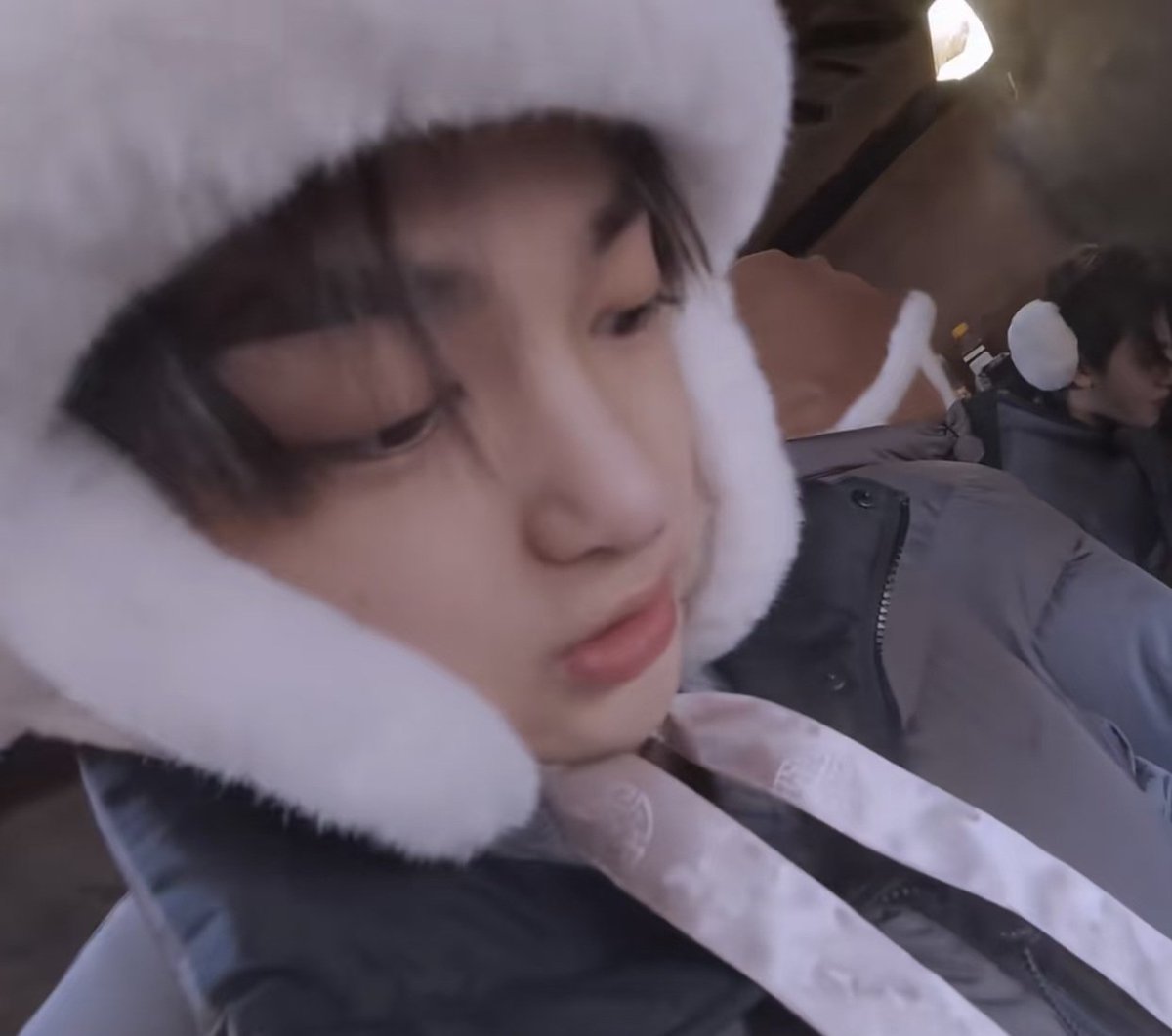 SaAaaaaaRaaaang's tweet photo. @astralbaes I can't just comment once, I will have to leave this legendary  bunny 😤 picture. He is so pretty here. Like a little bunny. I am going insanse with the urge to pinch his cheeks.#KEONHO #건호 https://t.co/R6IQ4ywq0V