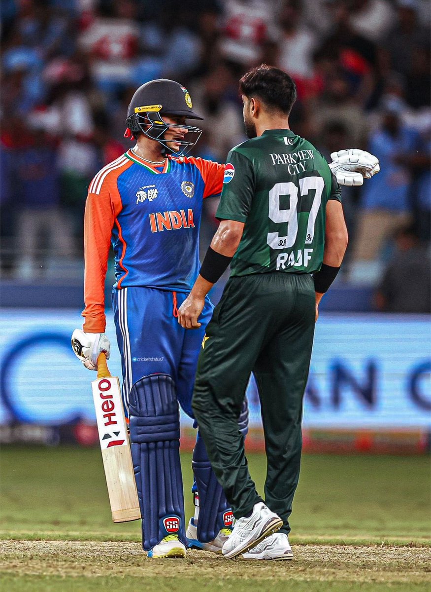 PradhapSTR's tweet image. #INDvsPAK #RISERCONCERTD2 india vs pakistan  
World Cup🏆🏆