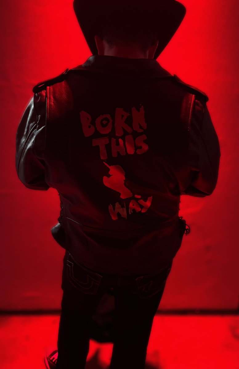mickydavisb's tweet photo. Mayhem Ball ✌🏻 #MAYHEMball #LadyGaga #BornThisWay https://t.co/VF6arfEwd6