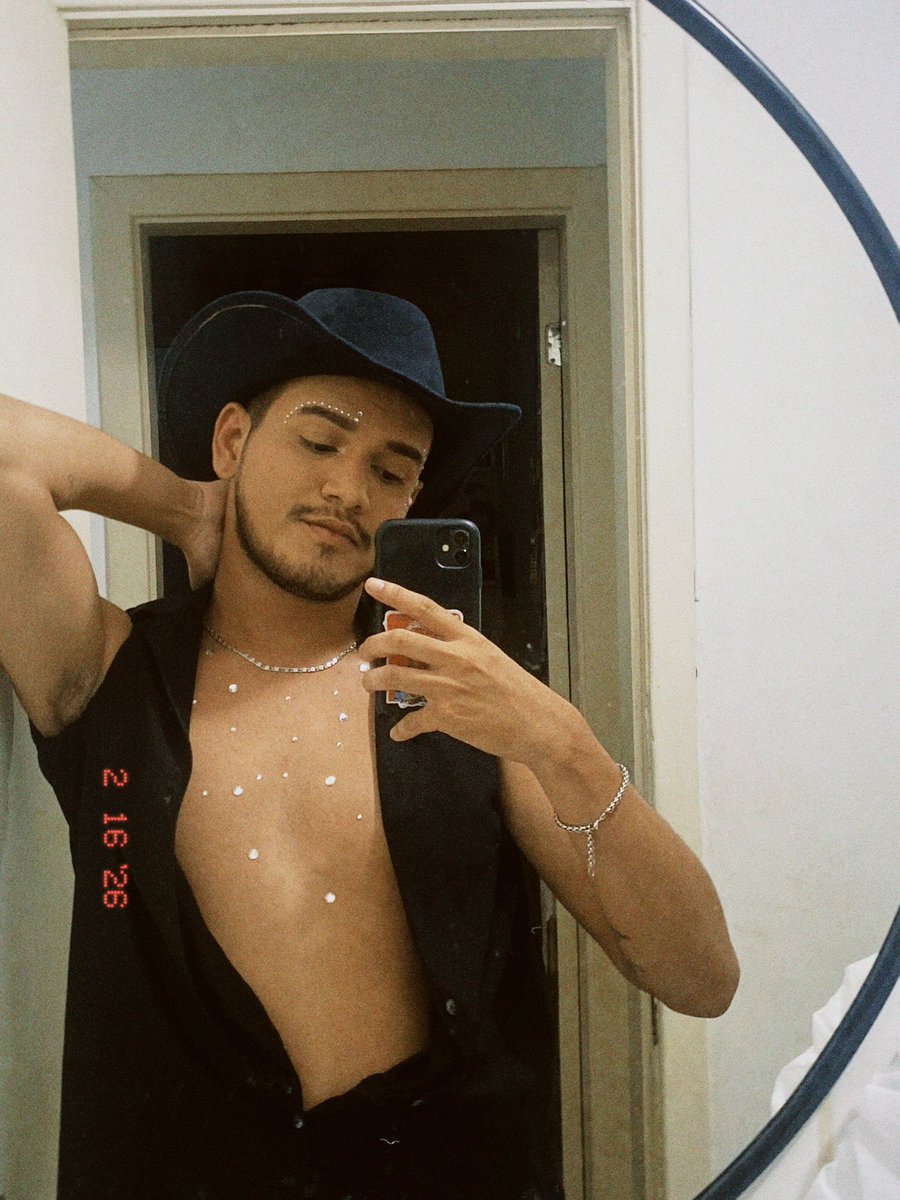 𝕥𝕙𝕚 ｡˚❀ * 🧸ꕤ ｡♡📦 tweet media