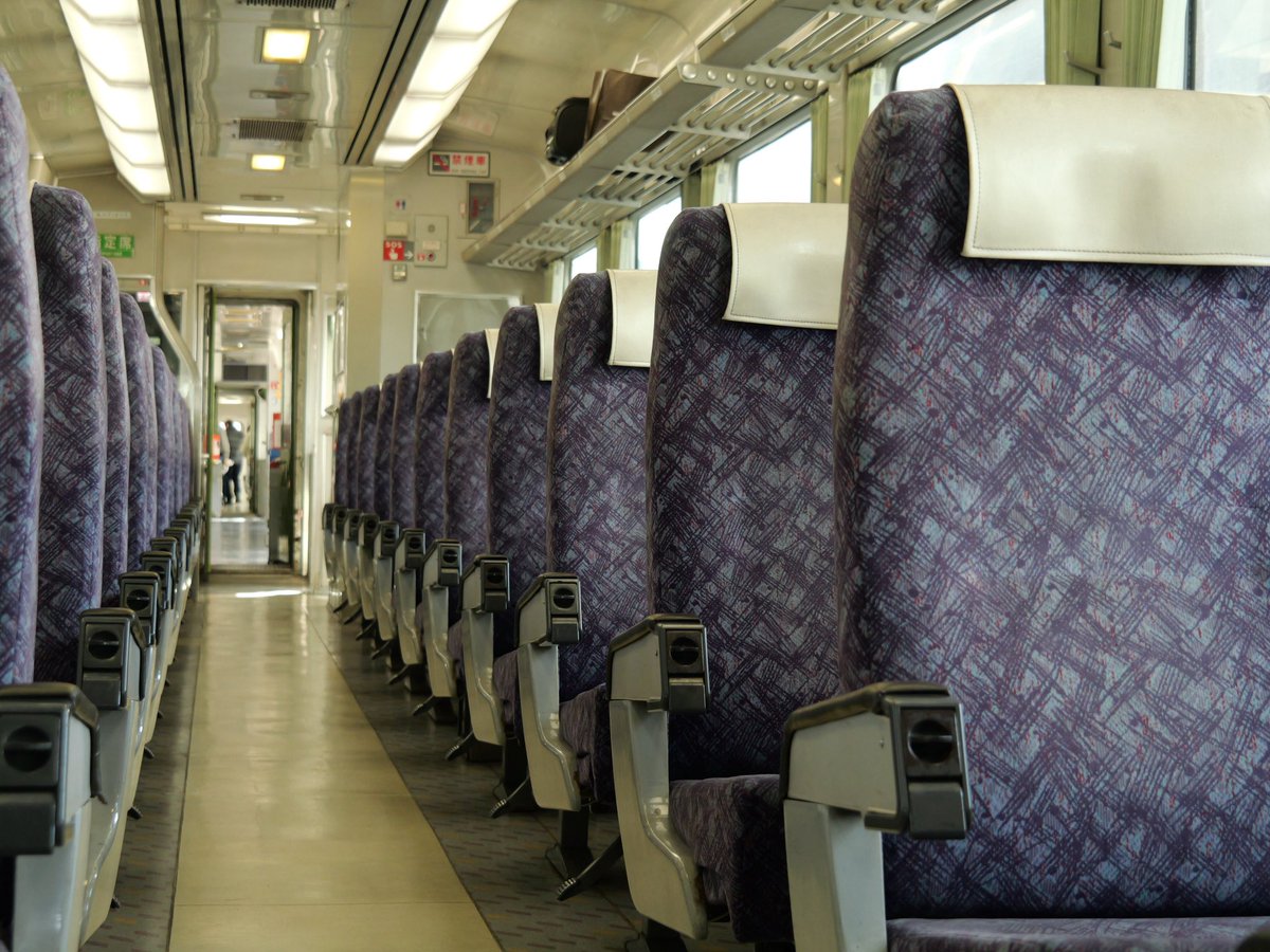 快速はまゆり指定席車はトップナンバーのキハ110-1 急行陸中用として