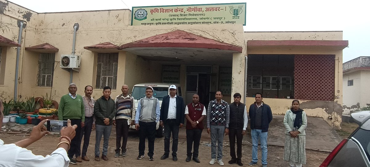 1_alwar's tweet photo. Team of Scientists from the all India visited and monitoring Seed production program of Mustard at KVK https://t.co/FVJR1XMas6