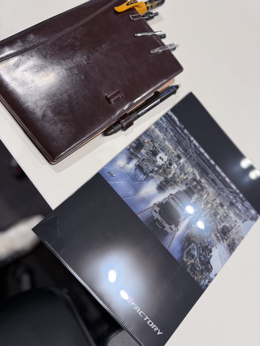 puff_cbblue's tweet image. トヨタ自動車
元町工場
GRファクトリー
見学

終わりました🔚
良かった〜

GRヤリスや
GRカローラ
持ってるなら
必ず行け❗️
レベル🤣

出来れば
フツーの
自動車工場🏭見学を
一度行くのと

勿論
カメラ📷録音⏺️
ダメだけど
メモ📝取るのは
アリなので

ものづくりの端くれなら
メモ📝とりまくれぇ🤣