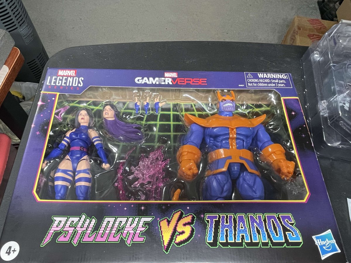Action Figure Pic(s) of the Day: Missed this set first time around, but got it as it came back into stock.  Thanos and Psylocke.  Let's start with Thanos.  He's a solid likeness.  Limited poseability.  Only 1 extra hand as an accessory.  Very disappointing for a modern figure.
