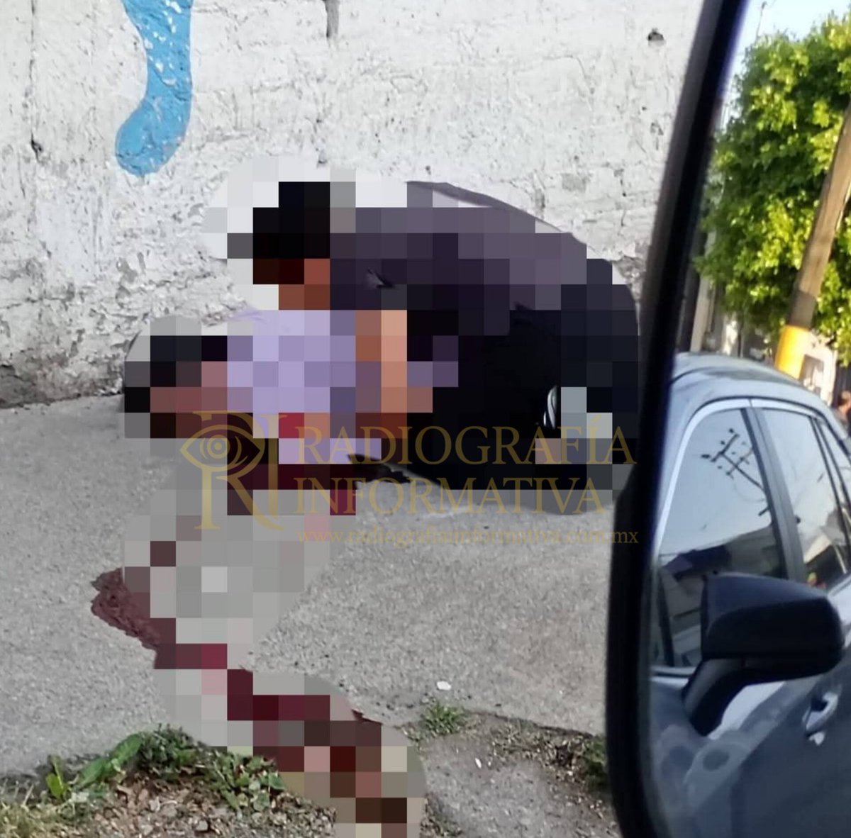 🚨 Acribillan a hombre de 60 años en barrio San Pedro, Texcoco.
Dos sicarios en moto dispararon a quemarropa y huyeron.
Es el segundo homicidio en menos de una semana en el municipio.

#Texcoco #Edomex #Inseguridad

- Radiografía Informativa radiografiainformativa.com.mx/sicarios-ejecu…