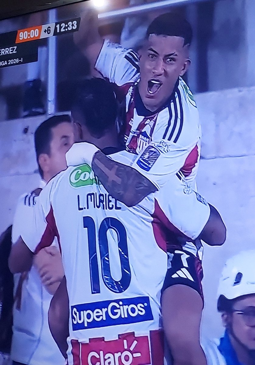 Mira como lo celebra Barrios 🤣